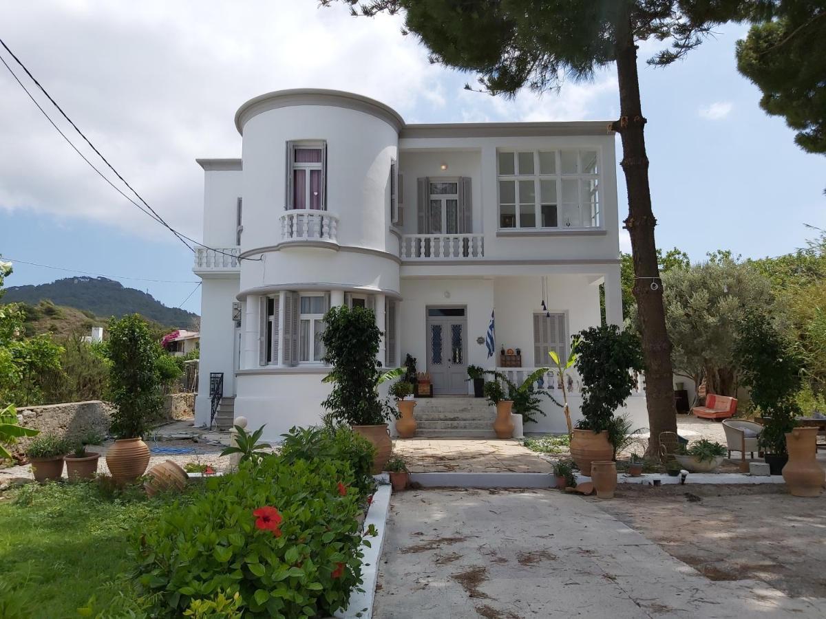 Tower Traditional Pool Villa Kremastí المظهر الخارجي الصورة