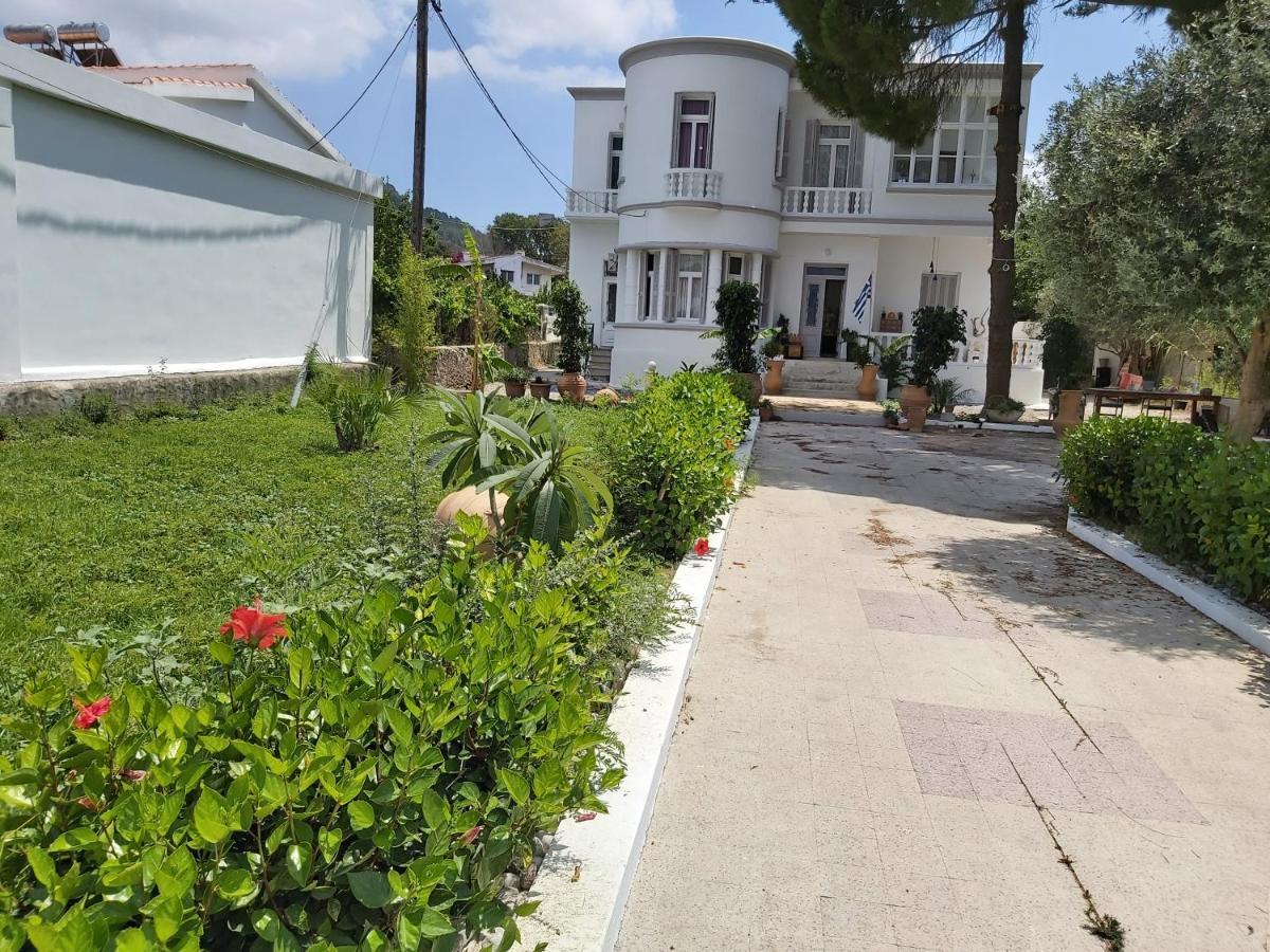 Tower Traditional Pool Villa Kremastí المظهر الخارجي الصورة